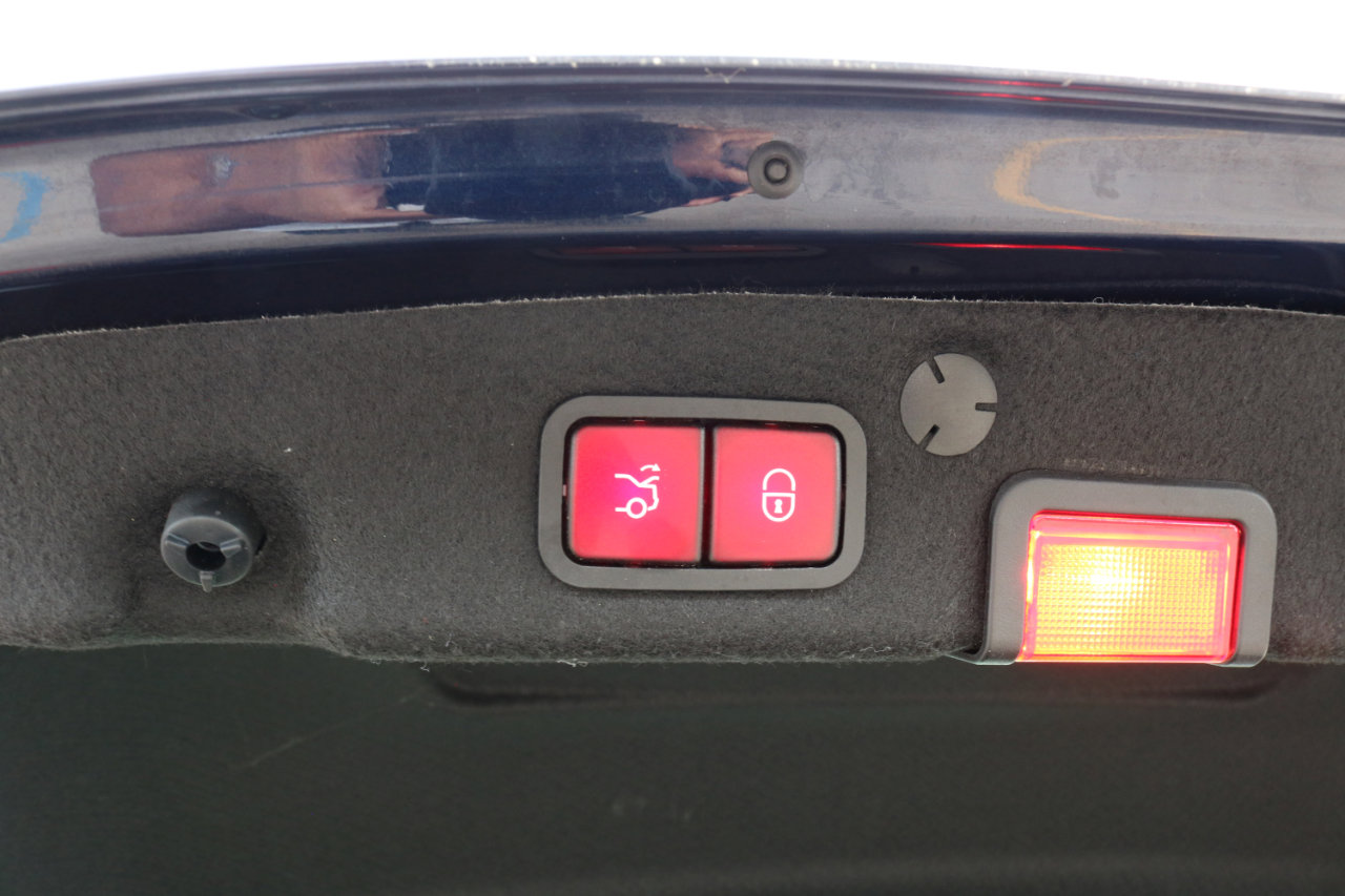 Used 2017 Mercedes-Benz C 300 4MATIC Sedan image 38