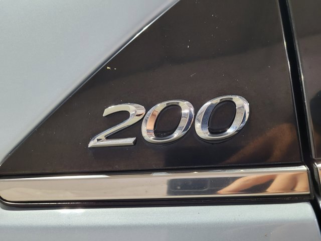 Used 2013 Chrysler 200 Limited image 47