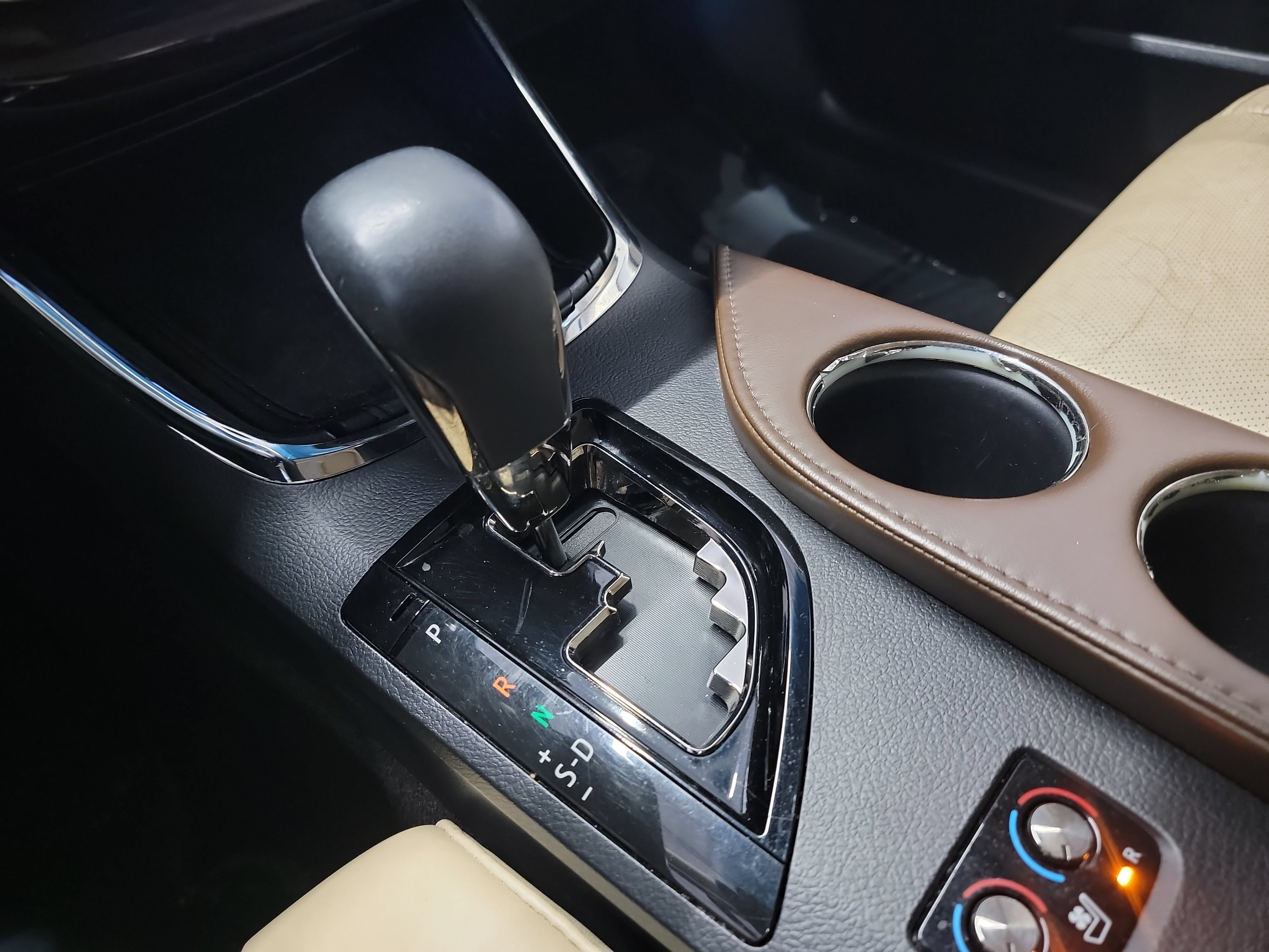 Used 2014 Toyota Avalon Limited FWD image 27