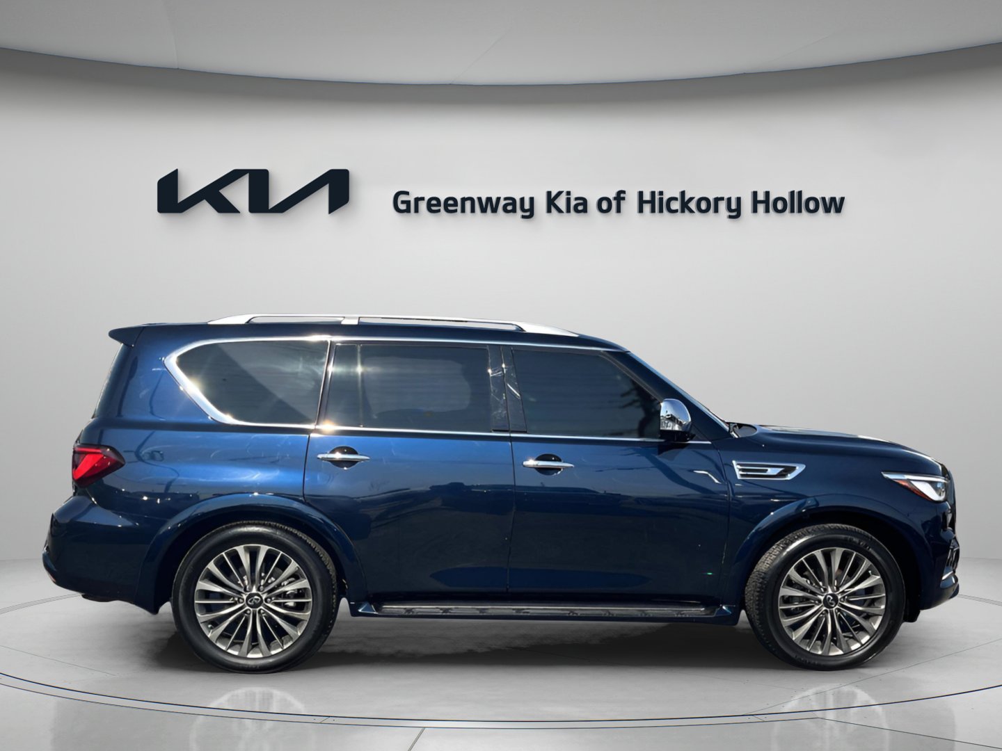 Used 2021 INFINITI QX80 Sensory w/ All-Season Package image 8