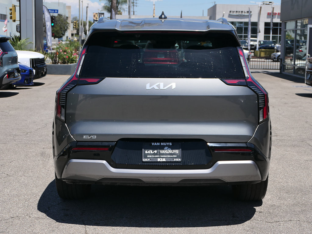 Used 2024 Kia EV9 Land AWD/4WD image 5