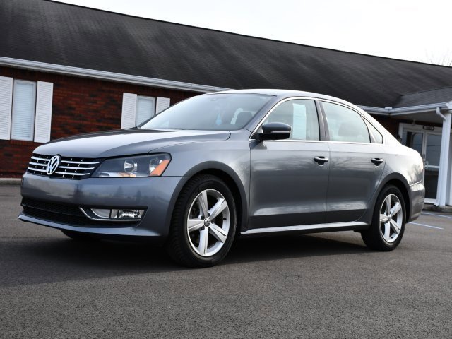 Used 2015 Volkswagen Passat 1.8T Limited Edition image 3