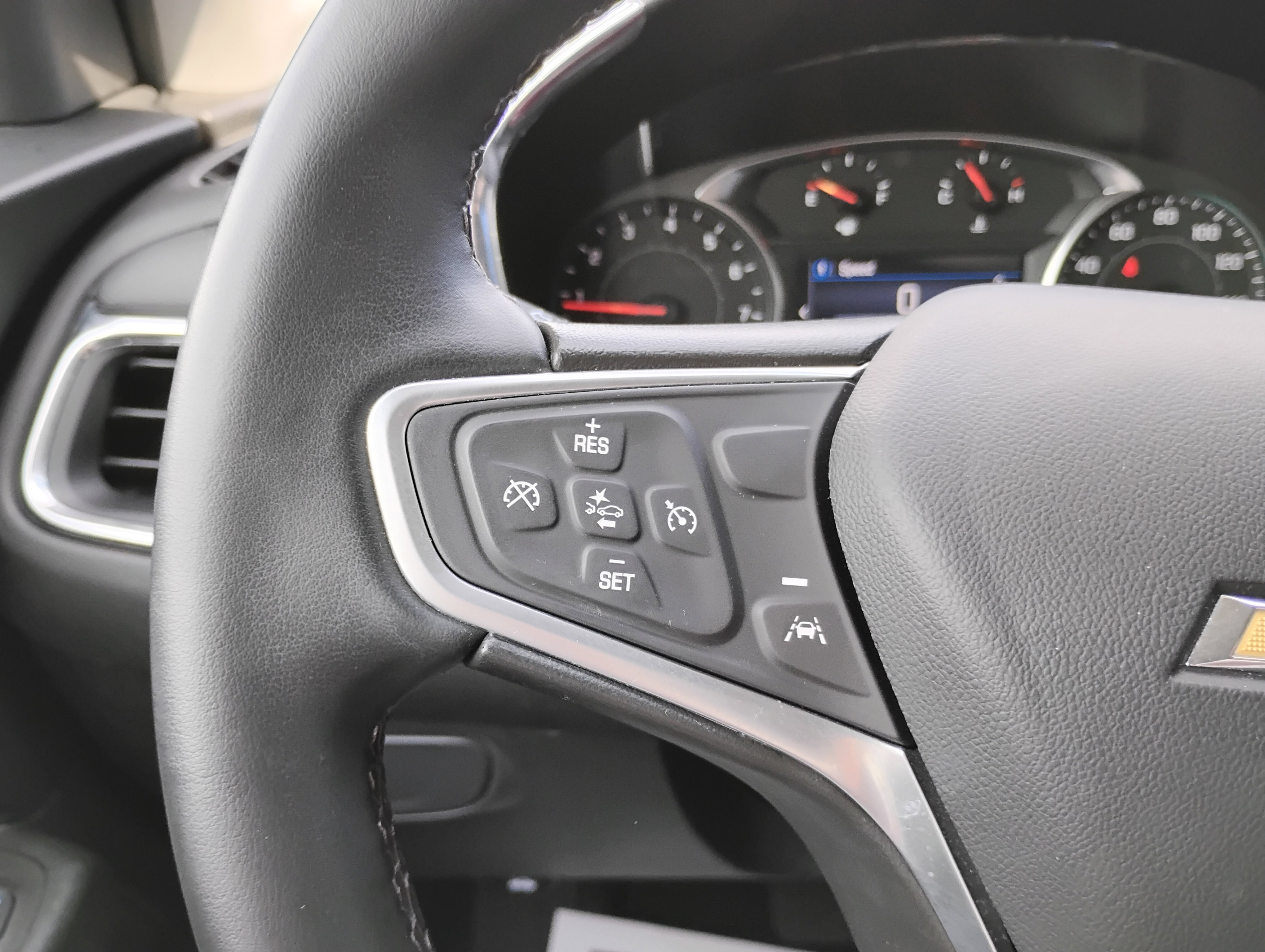 Used 2023 Chevrolet Equinox LT image 10