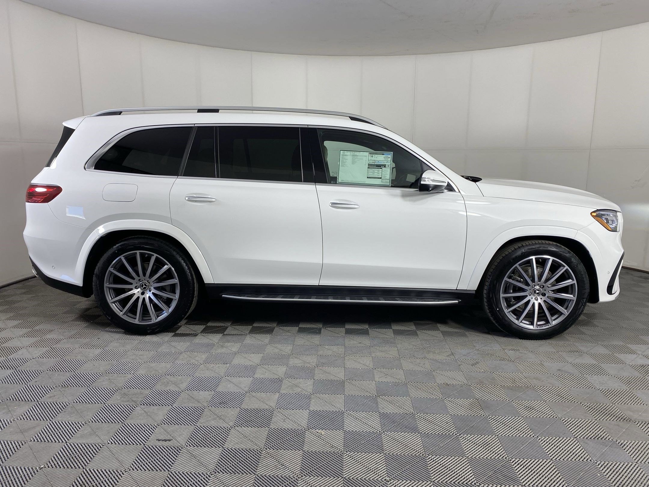 New 2025 Mercedes-Benz GLS 580 4MATIC image 7