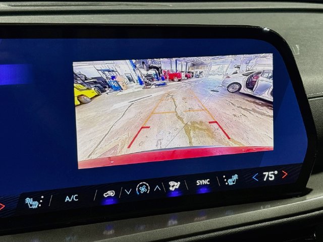 New 2027 Chevrolet Traverse LT FWD image 15