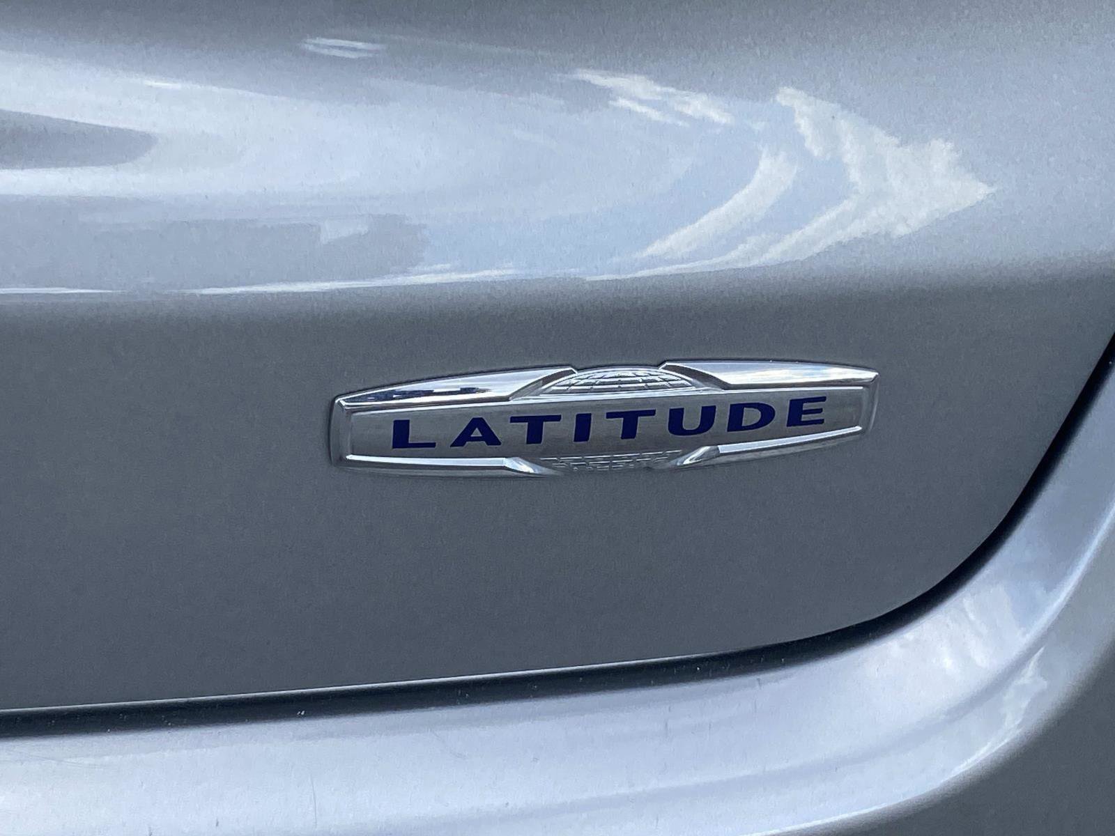 Certified 2022 Jeep Compass Latitude w/ Convenience Group image 6