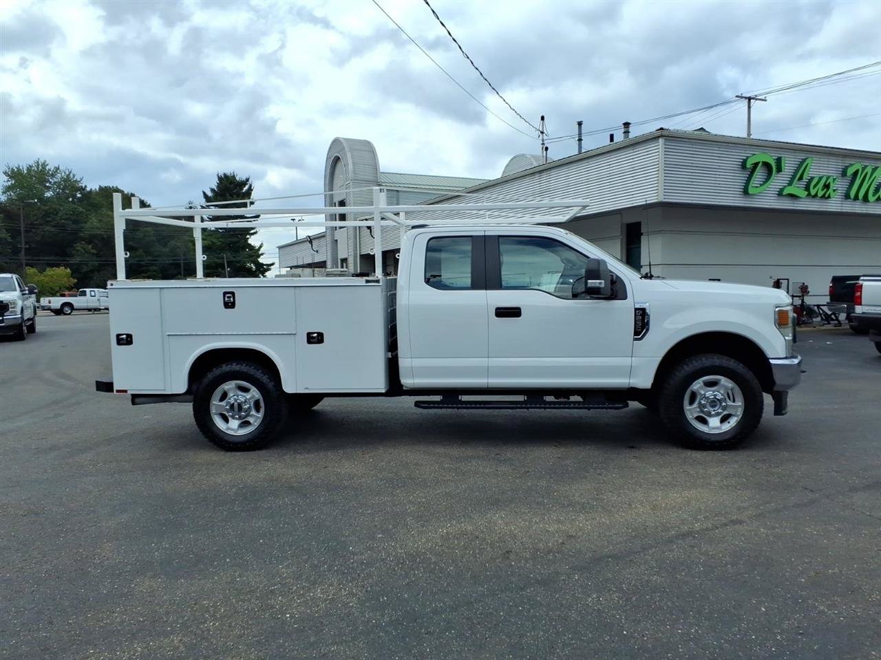 Used 2022 Ford F250 XL w/ Power Equipment Group AWD/4WD image 4