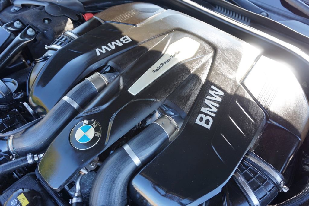 Used 2017 BMW 750i RWD image 15