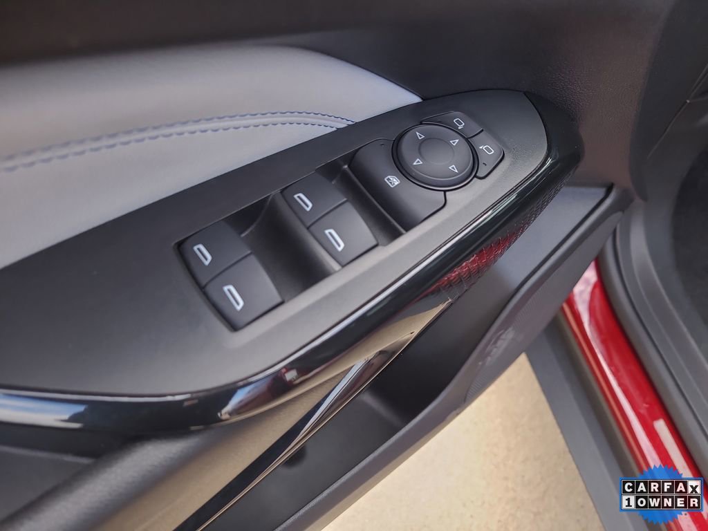 Used 2025 Chevrolet Trax LT w/ LT Convenience Package image 18