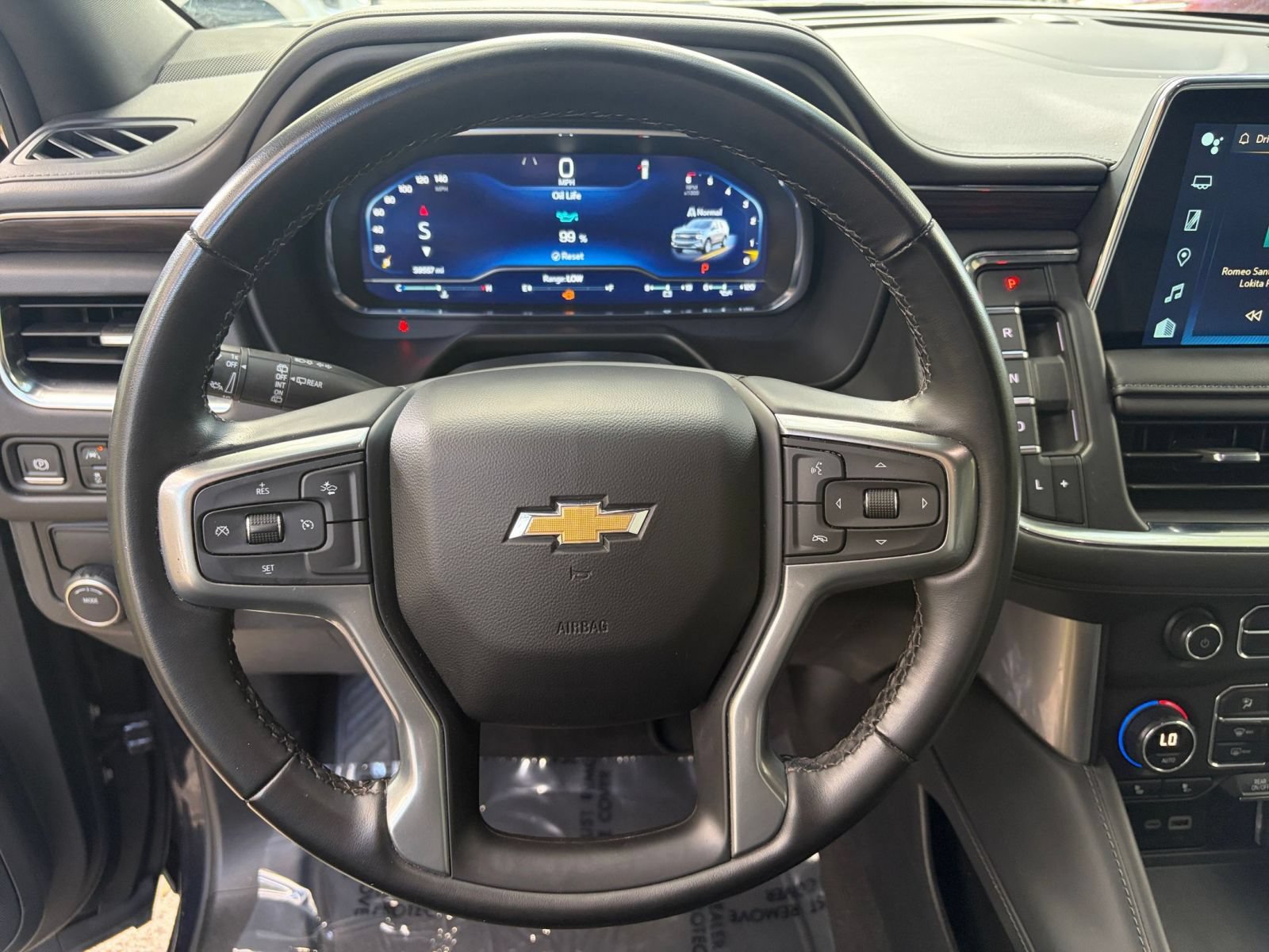 Used 2024 Chevrolet Suburban LT RWD image 30