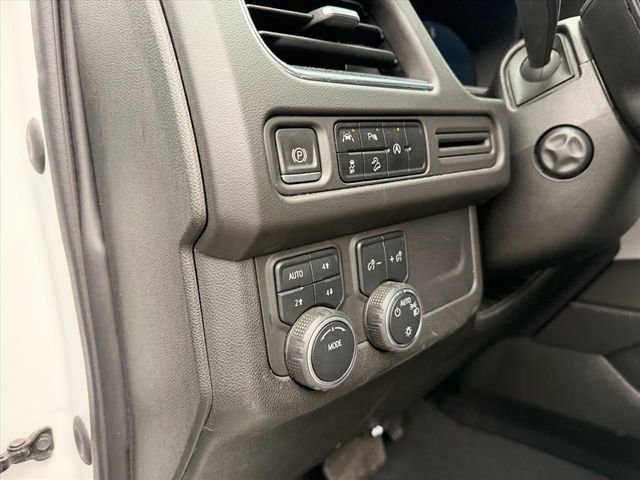 Used 2023 Chevrolet Suburban Premier image 15