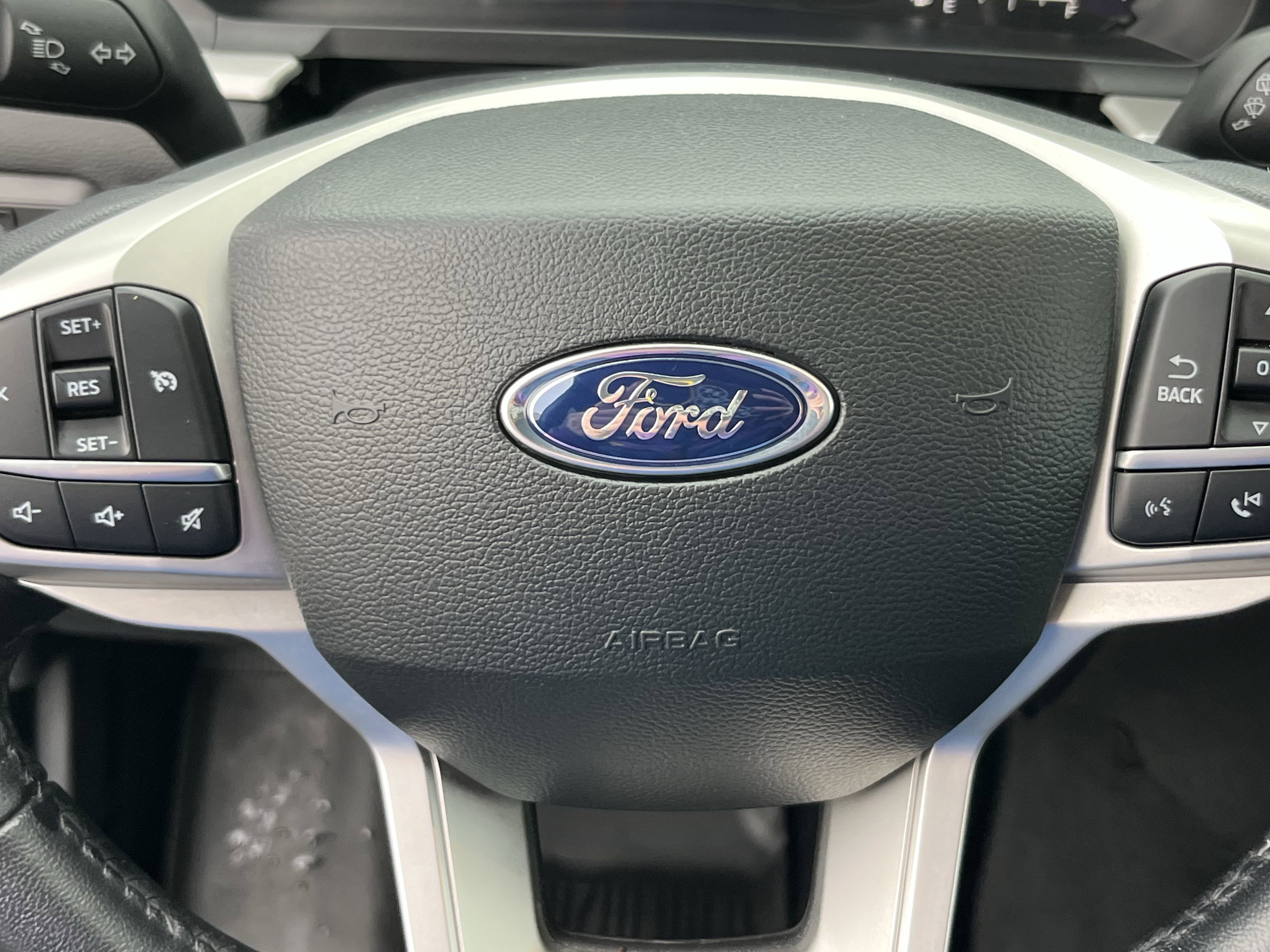Used 2023 Ford Explorer XLT image 17