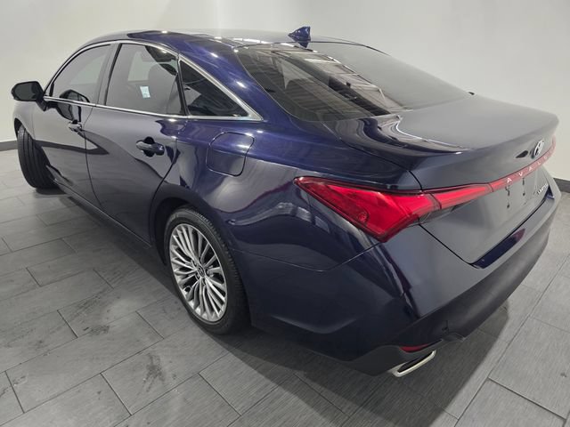Used 2022 Toyota Avalon Limited w/ Advanced Safety Package FWD image 3