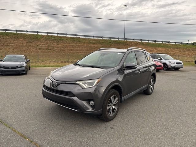 Used 2017 Toyota RAV4 XLE FWD image 3