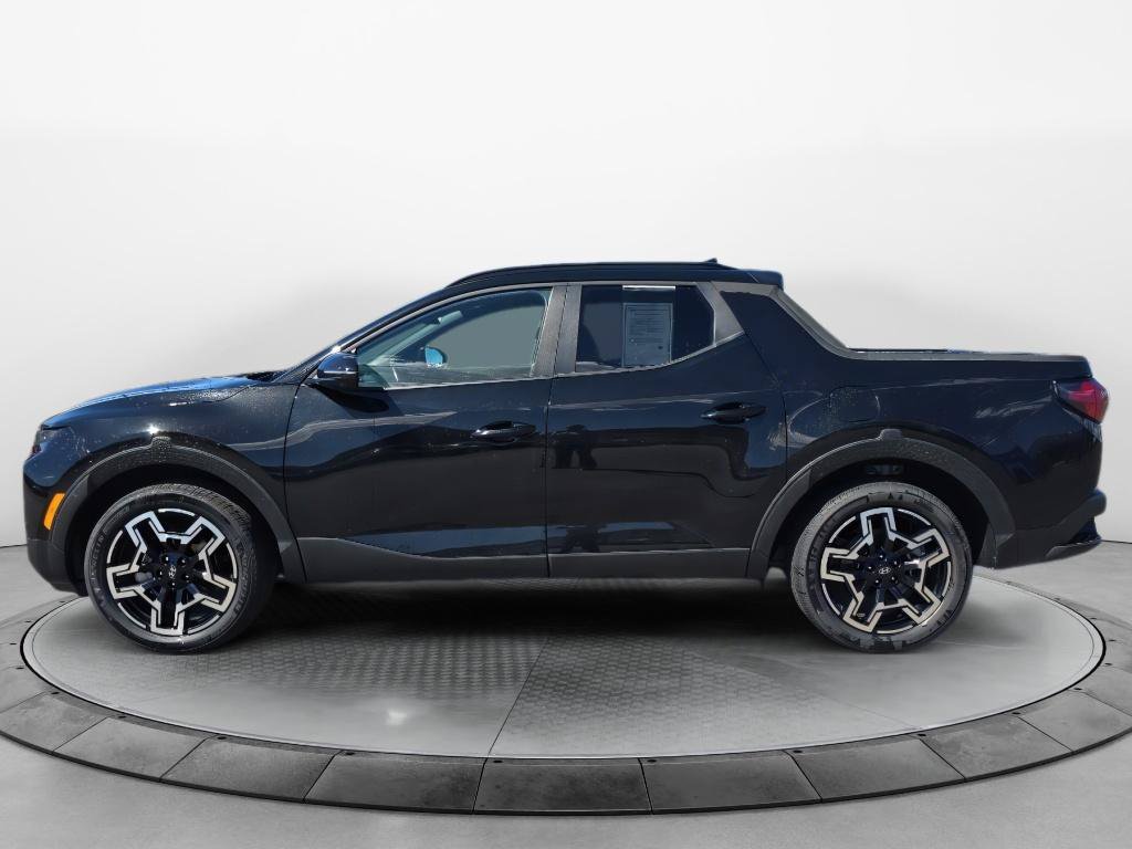 Used 2025 Hyundai Santa Cruz Limited AWD/4WD image 2