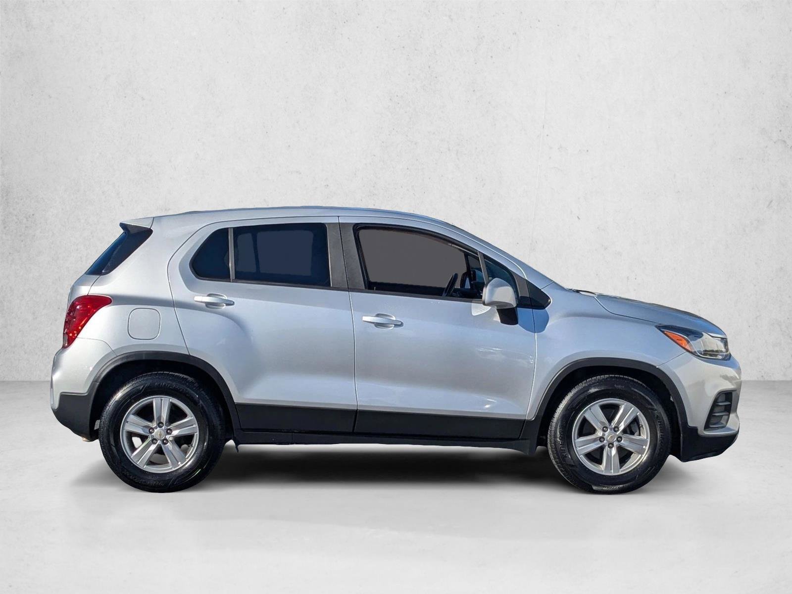 Used 2020 Chevrolet Trax LS w/ Tint and Cruise Package FWD image 4