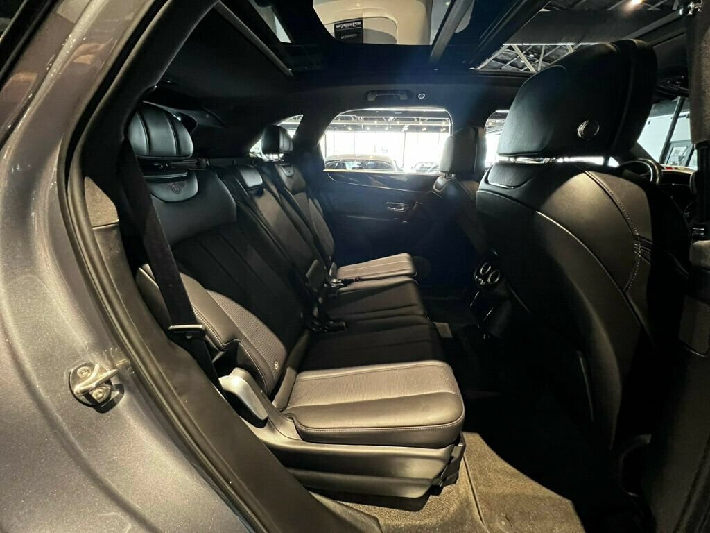 Used 2018 Bentley Bentayga AWD/4WD image 17