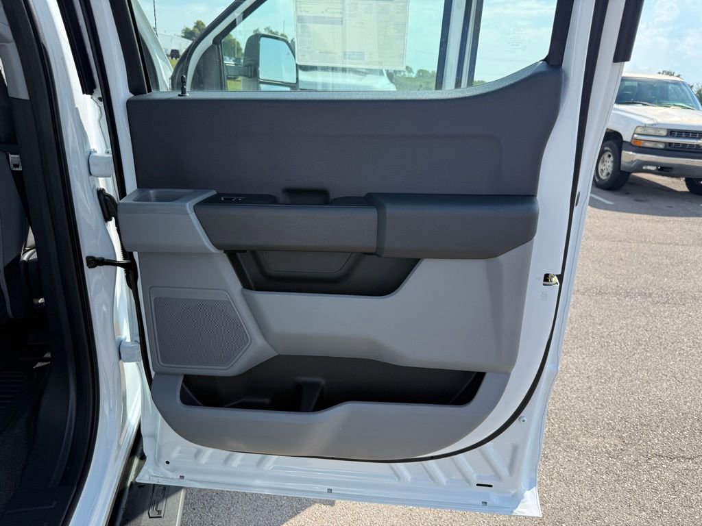 New 2026 Ford F350 XL w/ XL Chrome Package image 20