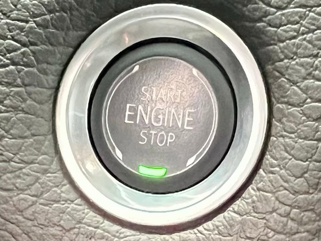 Used 2024 GMC Yukon XL Denali w/ Advanced Technology Package image 36