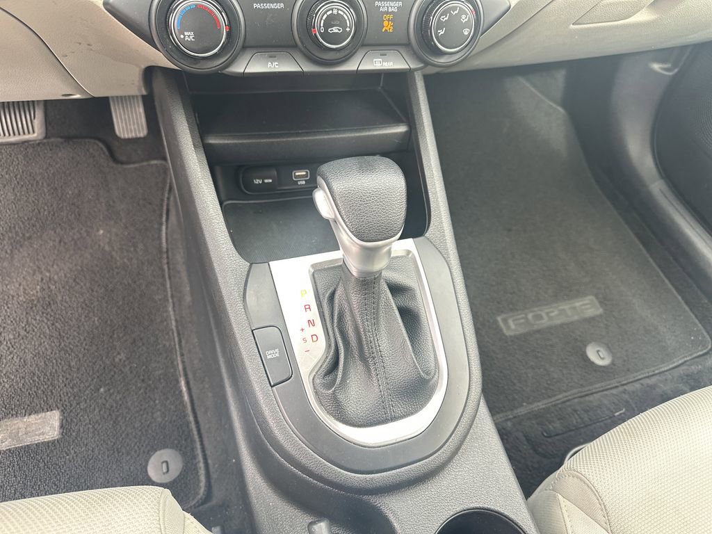 Used 2023 Kia Forte LXS w/ LXS Technology Package image 30