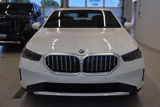 New 2027 BMW 530i xDrive w/ Premium Package AWD/4WD image 3