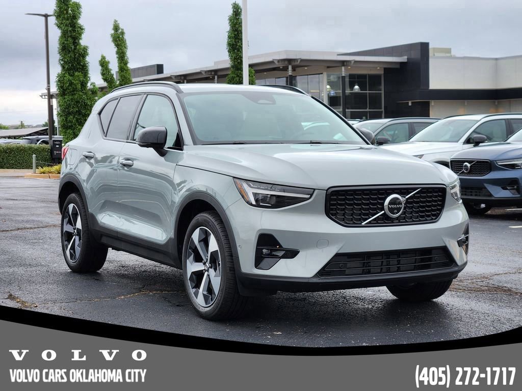 Used 2026 Volvo XC40 B5 Plus w/ Protection Package Premier AWD/4WD image 2