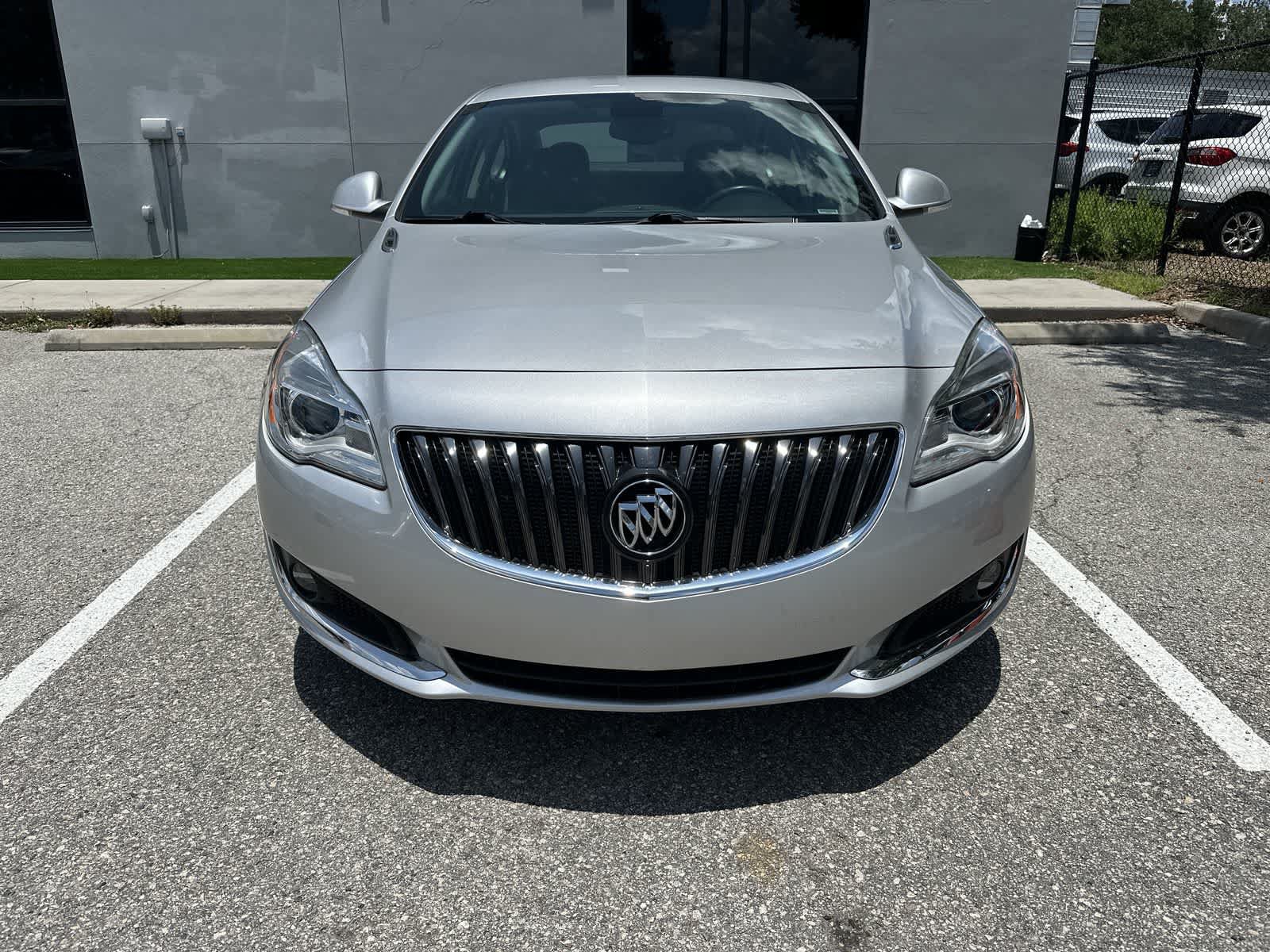 Used 2017 Buick Regal Sport Touring FWD image 12