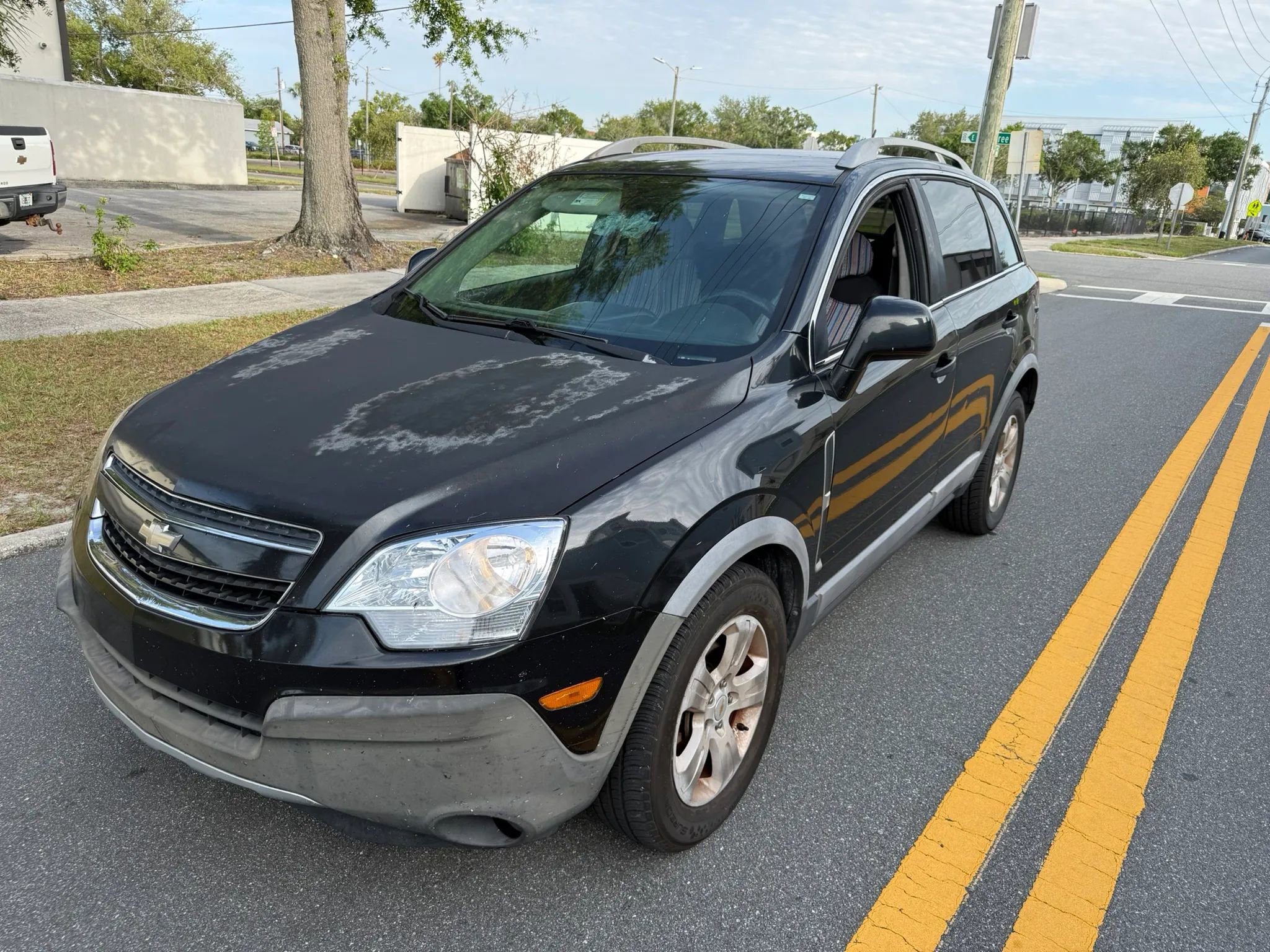 Used 2013 Chevrolet Captiva Sport LS FWD image 2