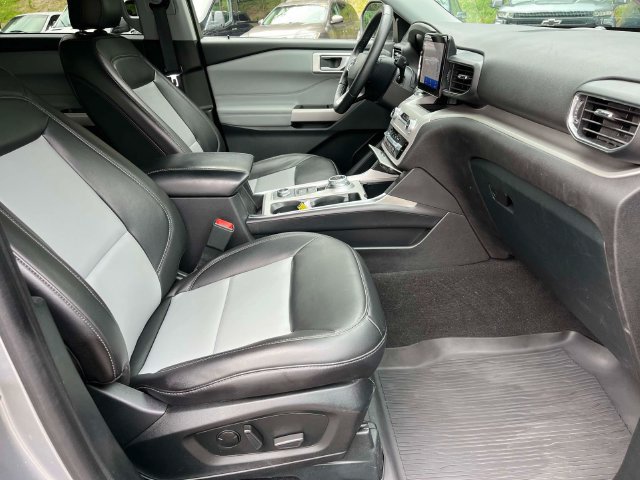 Certified 2024 Ford Explorer XLT w/ Equipment Group 202A AWD/4WD image 26