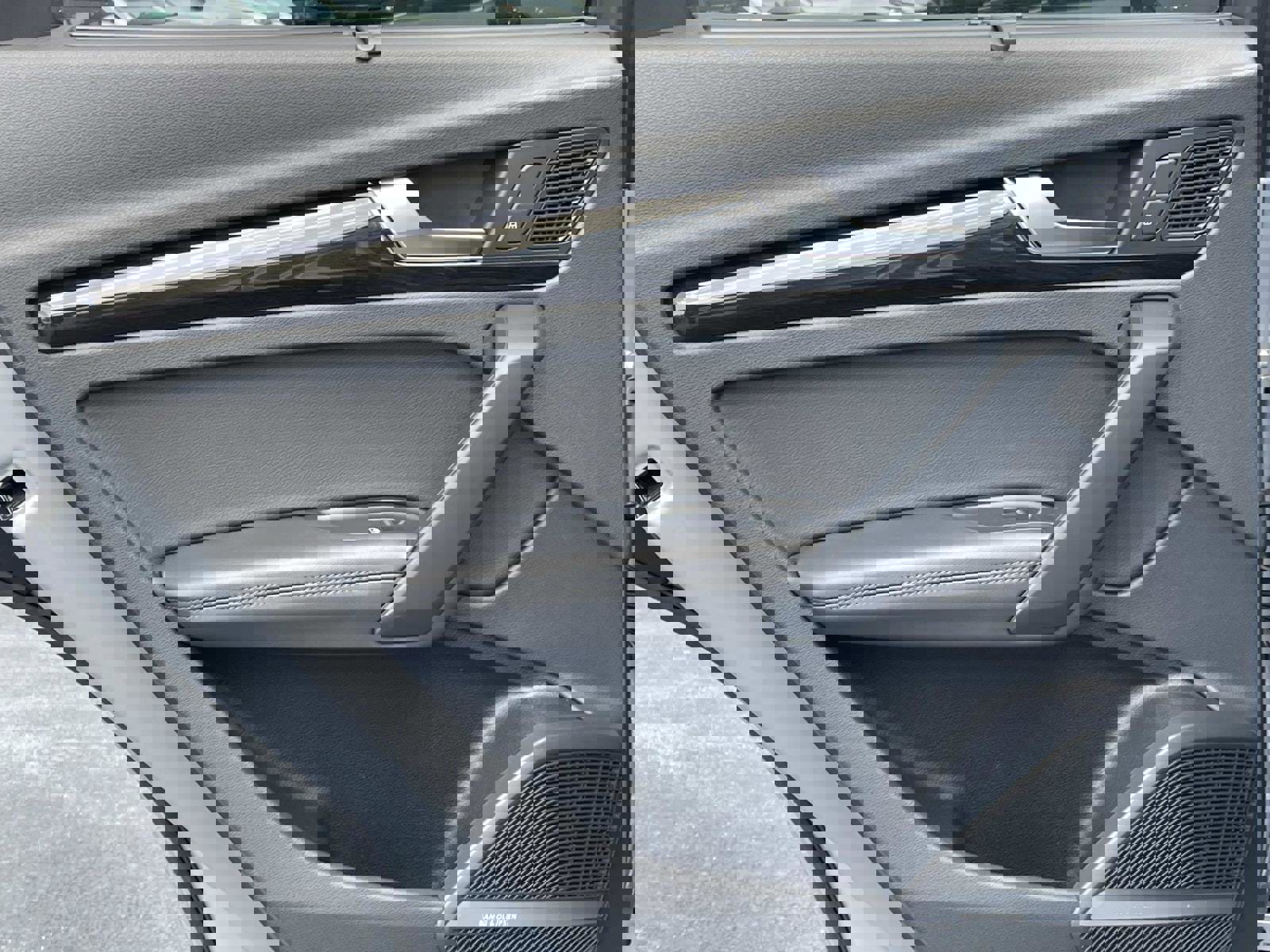 Used 2020 Audi Q5 e Prestige w/ Prestige Package image 11