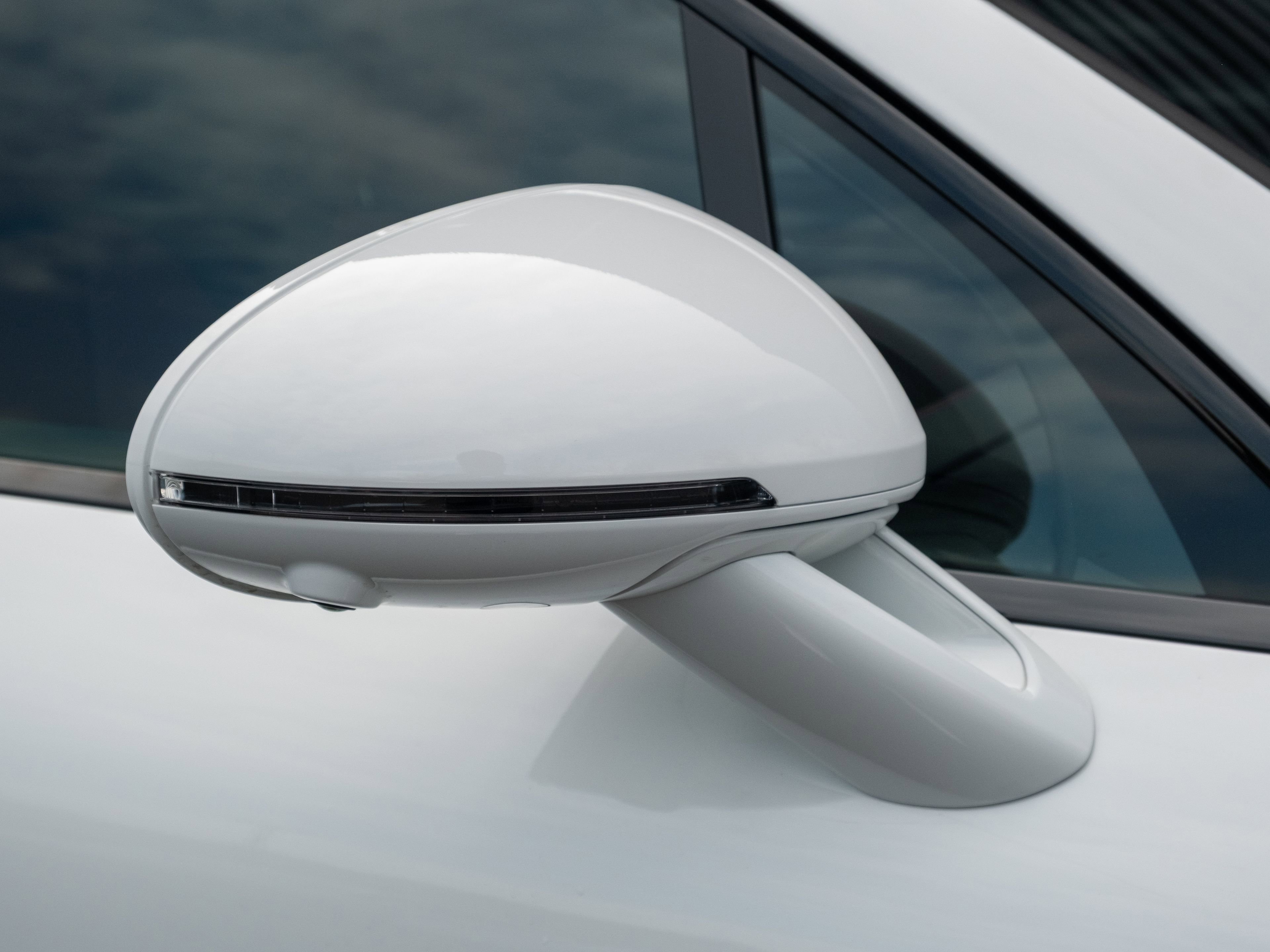 Certified 2025 Porsche Macan image 39