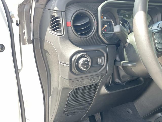 Used 2025 Jeep Gladiator Rubicon w/ Convenience Group AWD/4WD image 17