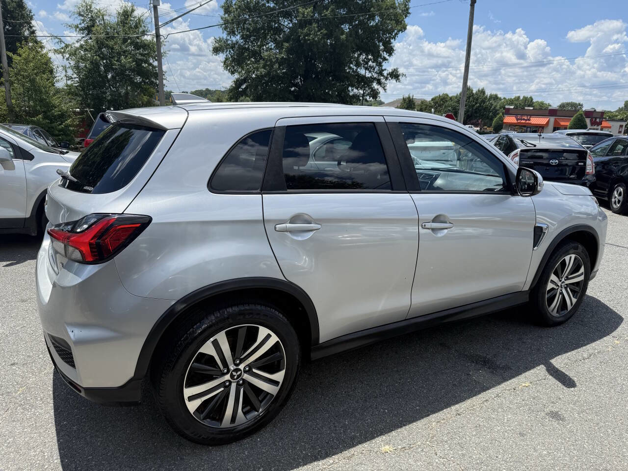 Used 2020 Mitsubishi Outlander Sport SE image 4
