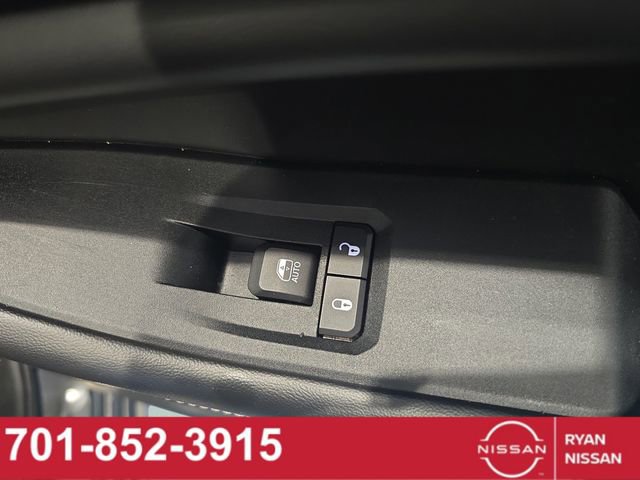 Used 2023 Jeep Grand Cherokee L Laredo image 38