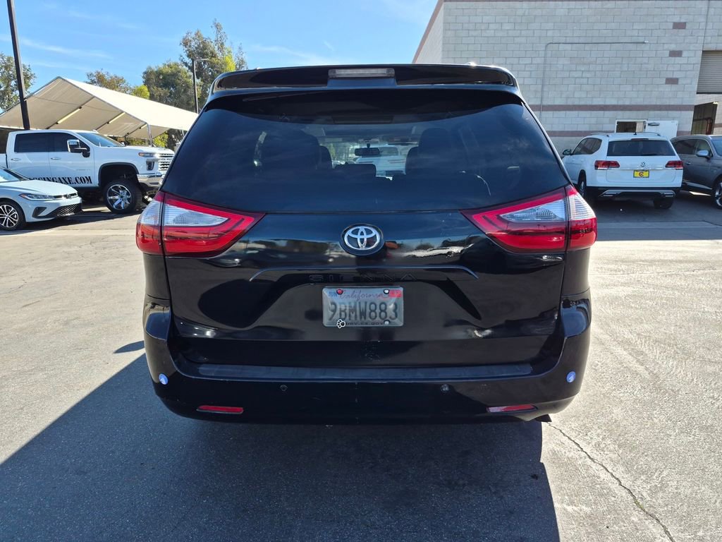 Used 2015 Toyota Sienna XLE w/ XLE Navigation Package image 6