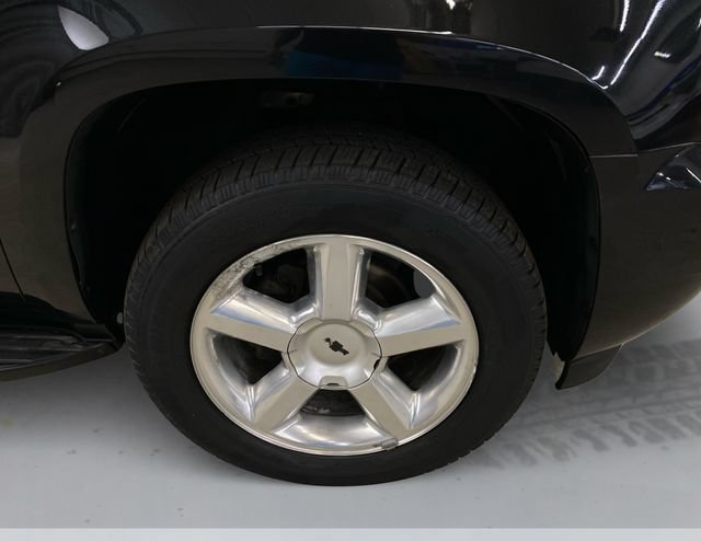 Used 2010 Chevrolet Tahoe LT AWD/4WD image 17