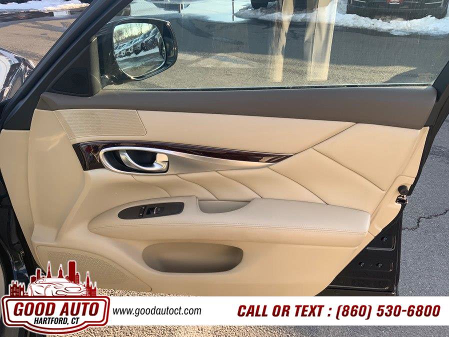 Used 2017 INFINITI Q70 5.6 AWD/4WD image 11