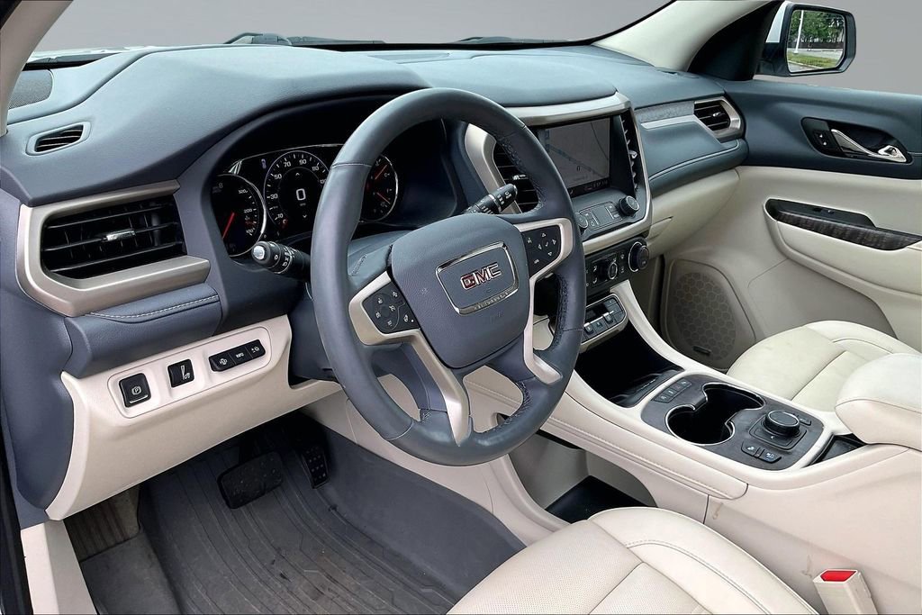 Used 2023 GMC Acadia Denali w/ Denali Technology Package FWD image 14