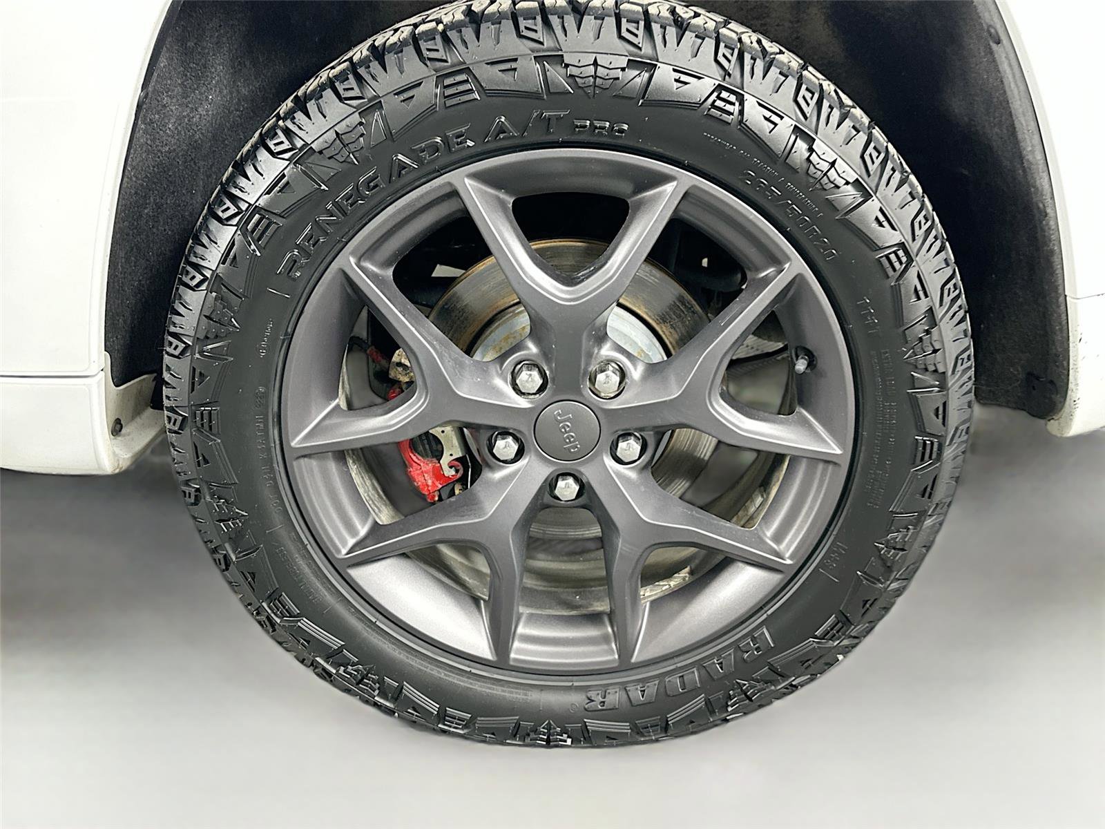 Used 2019 Jeep Grand Cherokee Limited X image 30