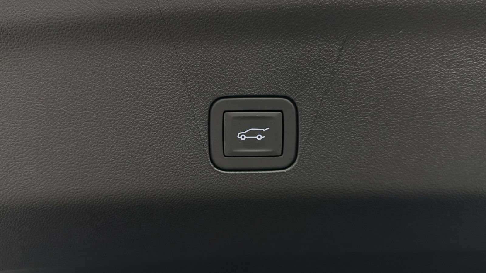 Used 2026 GMC Yukon AT4 Ultimate w/ LPO, Floor Liner Package AWD/4WD image 20