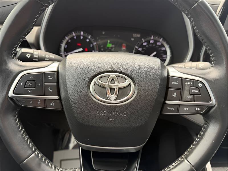 Used 2021 Toyota Highlander XLE FWD image 49
