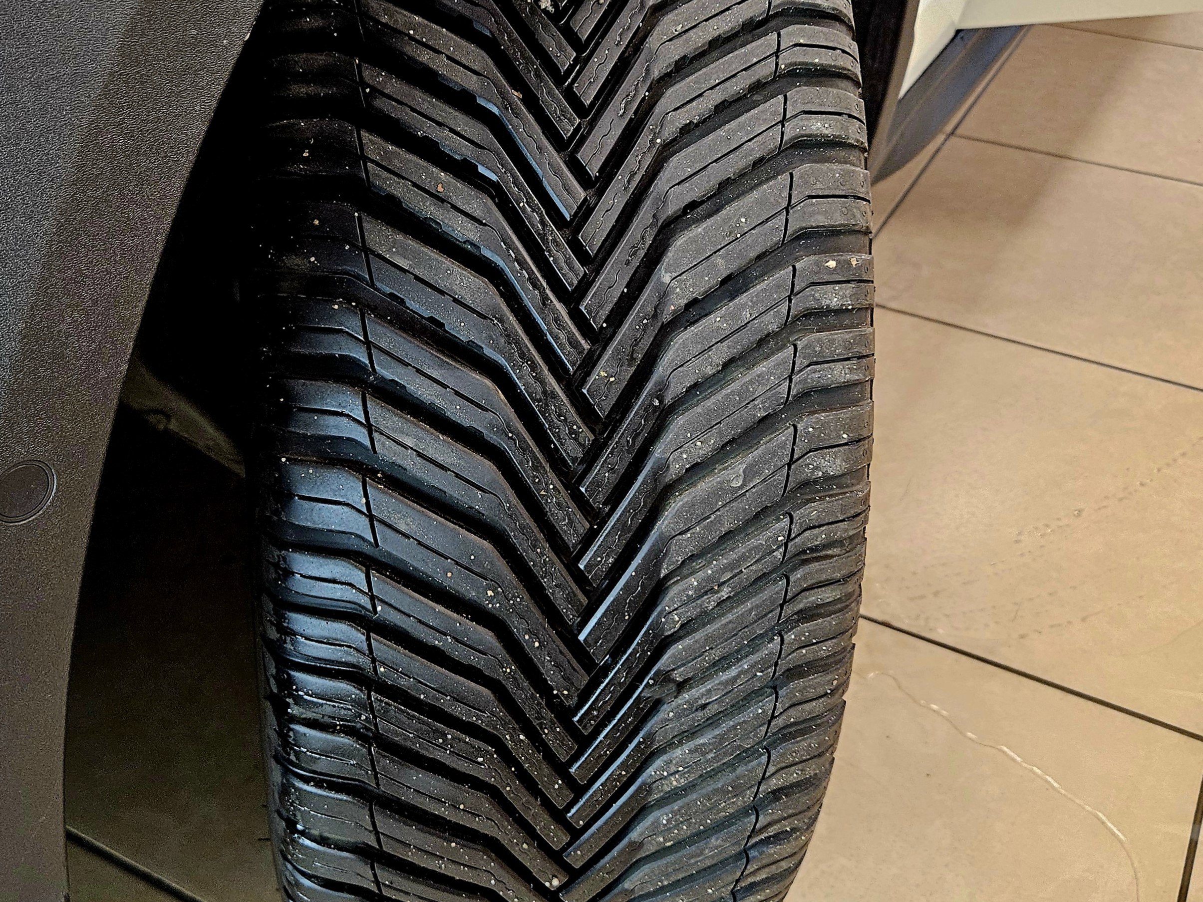 Used 2023 Volvo V60 B5 Cross Country Plus w/ Protection Package Premier image 46