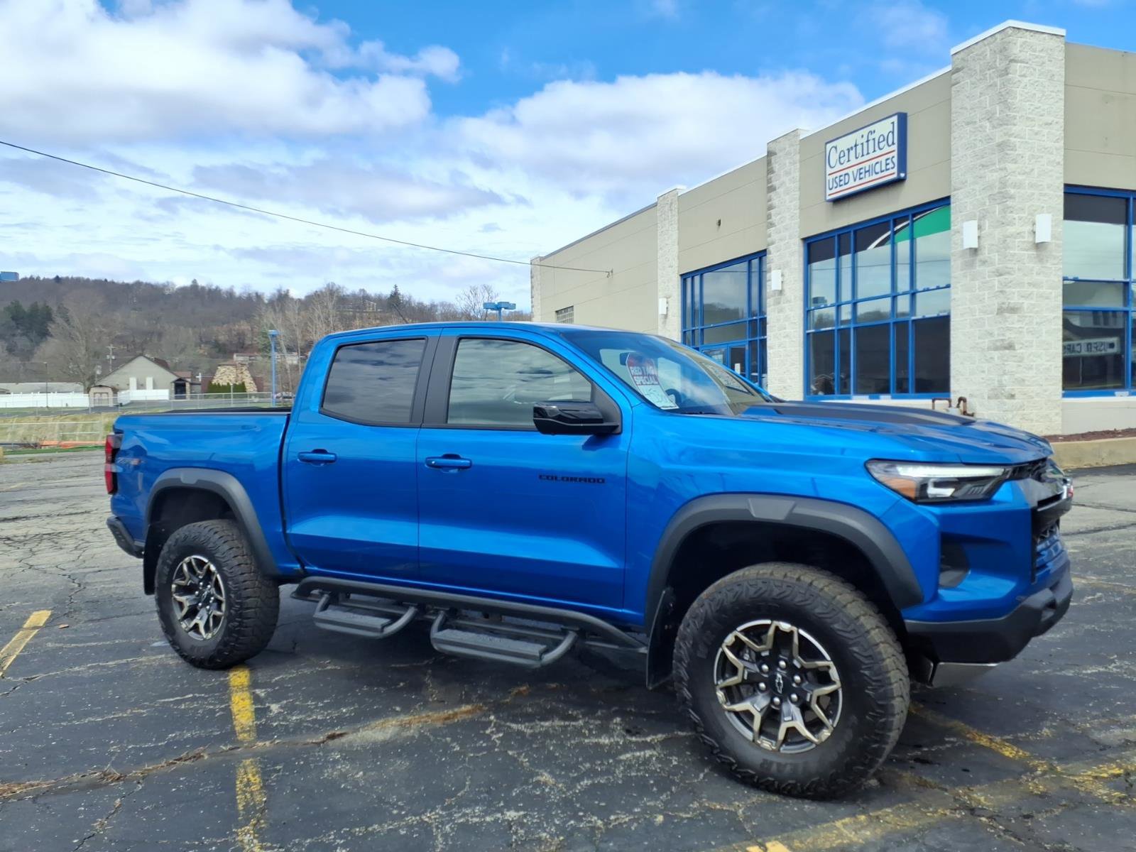 Certified 2024 Chevrolet Colorado ZR2 w/ Technology Package AWD/4WD image 2