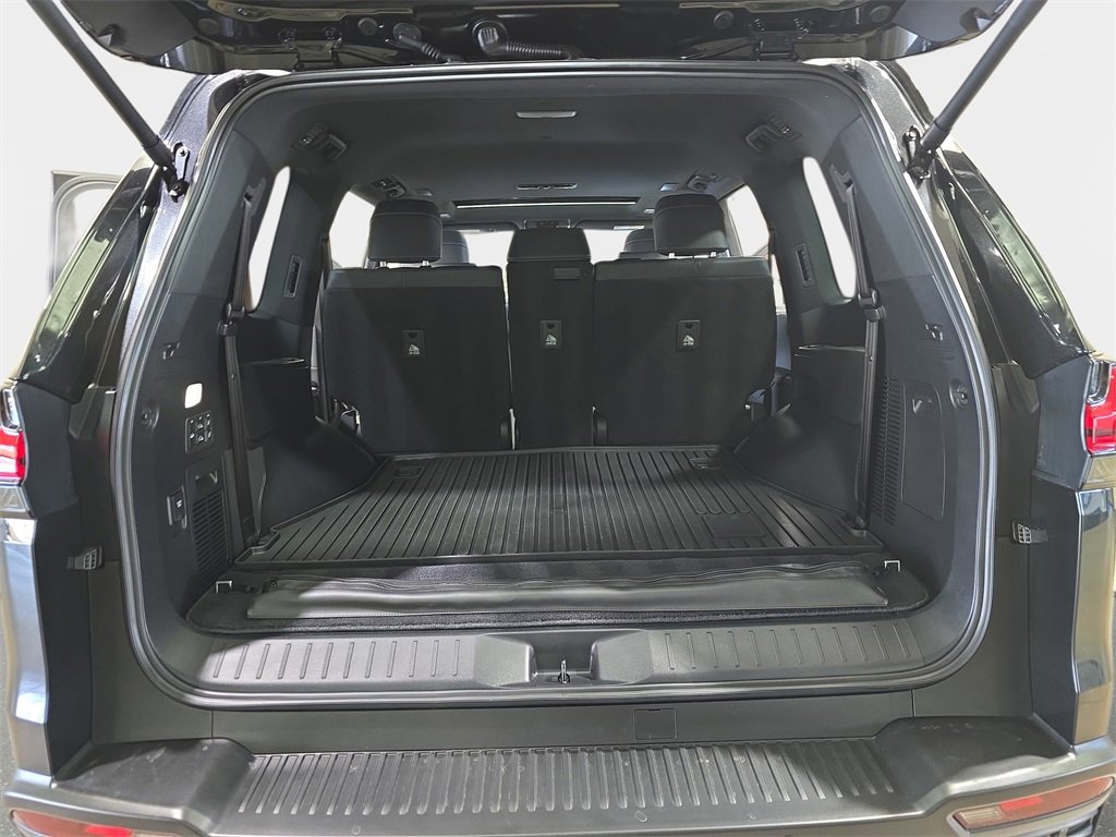 Certified 2025 Lexus LX 600 4WD w/ Luxury Package image 14