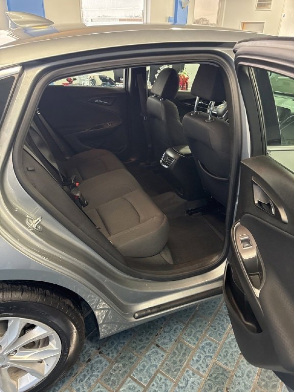 Used 2025 Chevrolet Malibu LT image 17