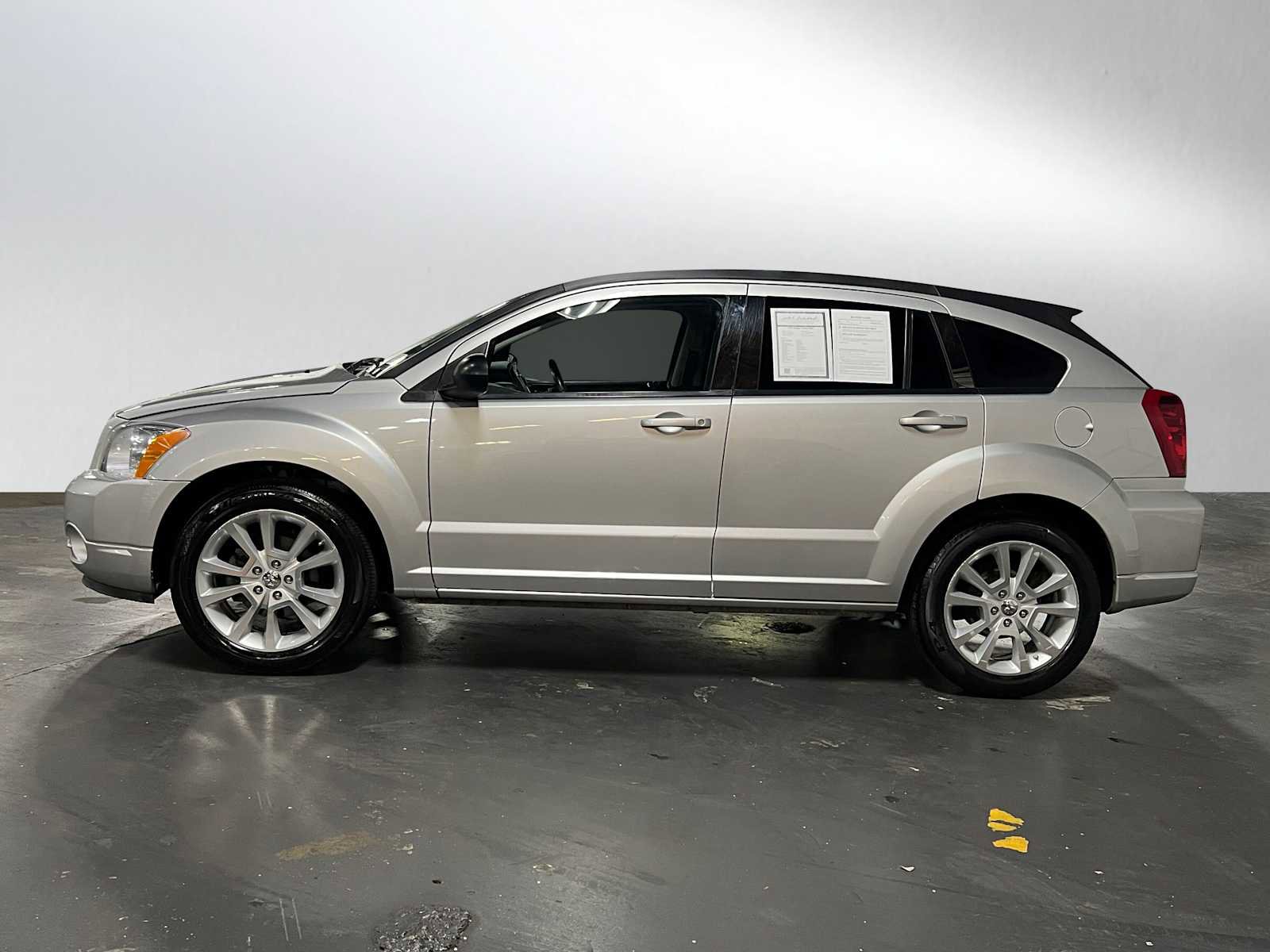Used 2010 Dodge Caliber Heat w/ Premium Sound Group FWD image 6