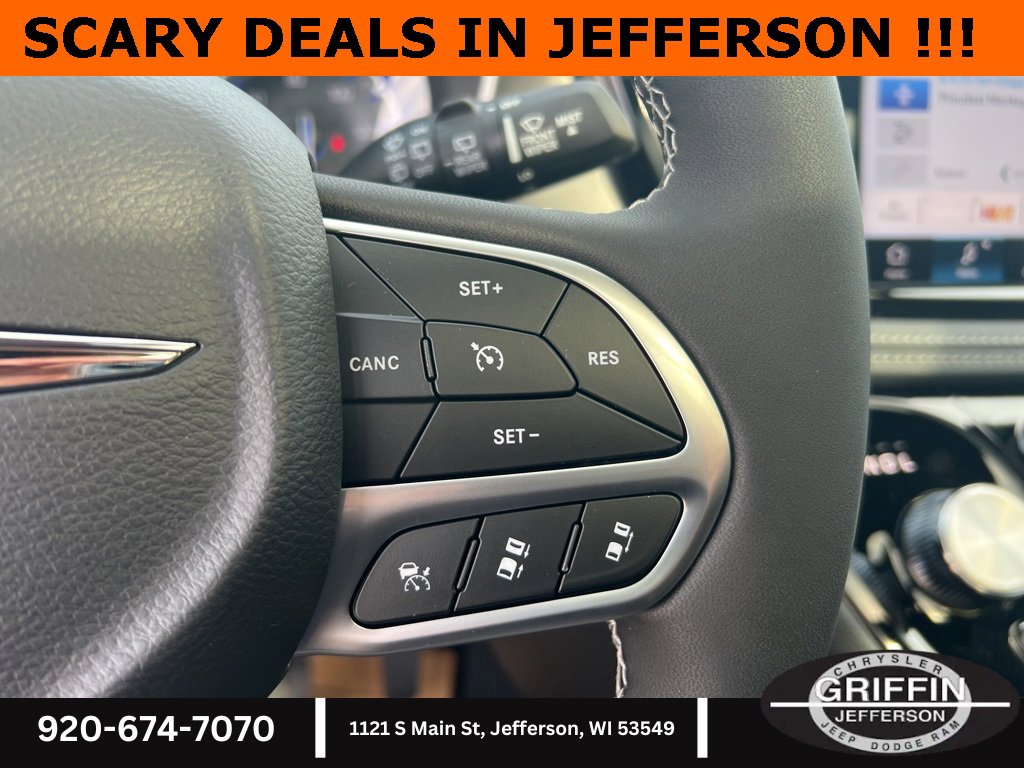 New 2026 Chrysler Pacifica Select image 26