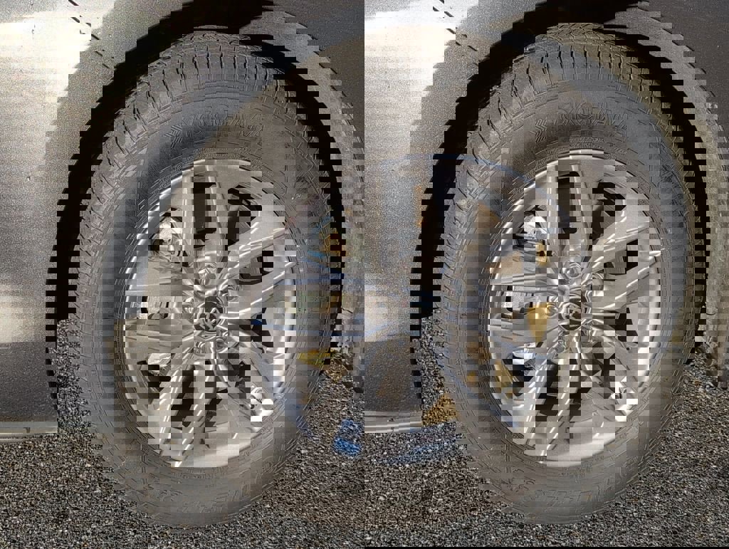 Used 2025 Toyota Sienna LE w/ LE Plus Package image 11