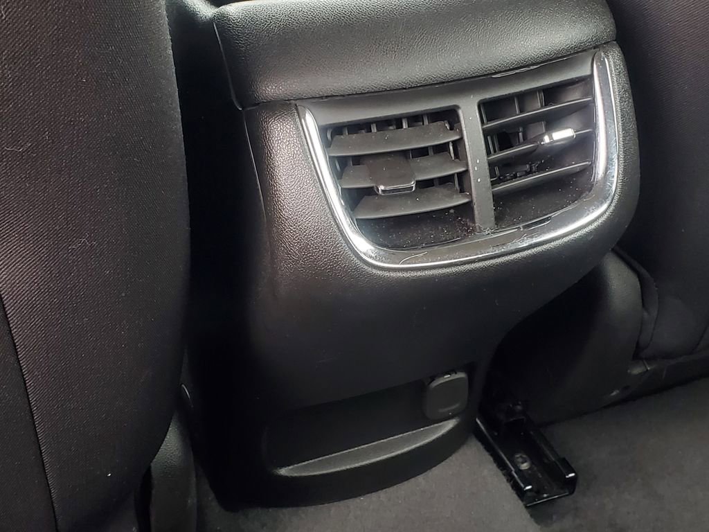 Used 2023 Chevrolet Malibu LT image 32