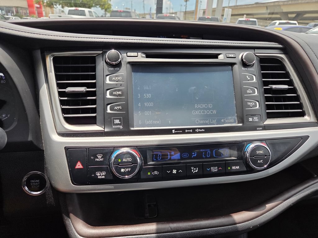 Used 2019 Toyota Highlander Limited FWD image 18